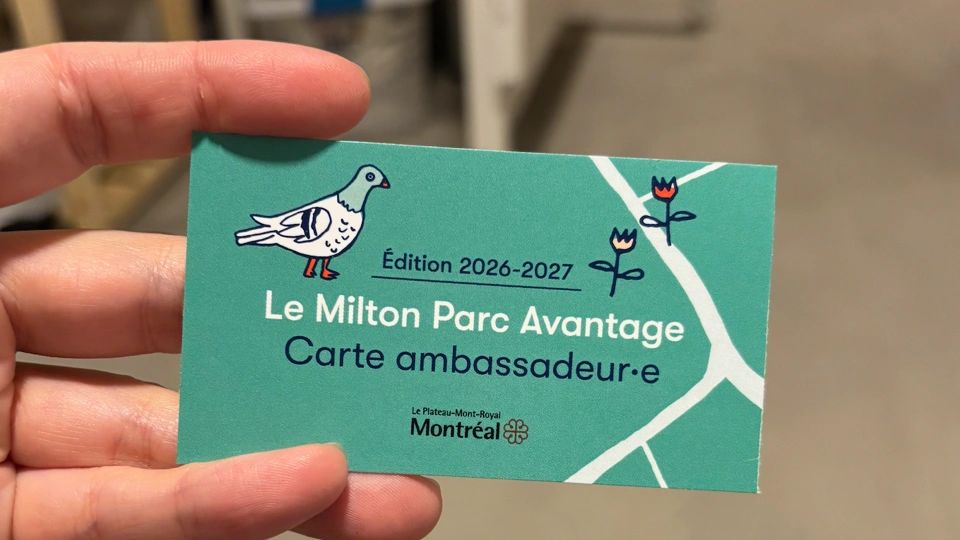 Carte ambassadeur·e Le Milton Parc Avantage 2026-2027 with pigeon and floral design.