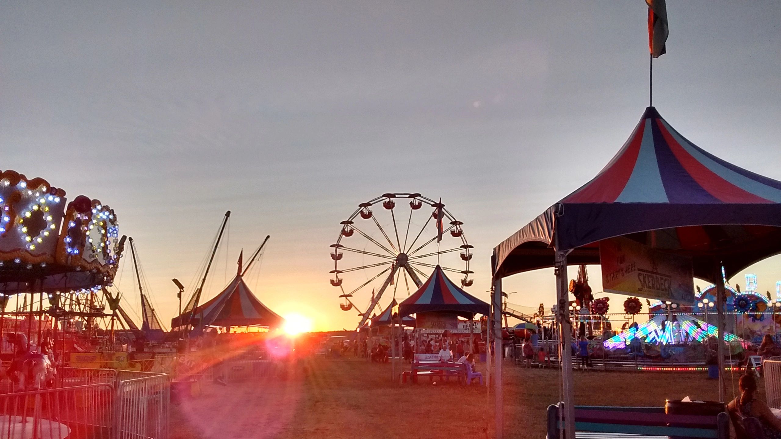 Photo taken by mph; Skerbeck Carnival landscape.