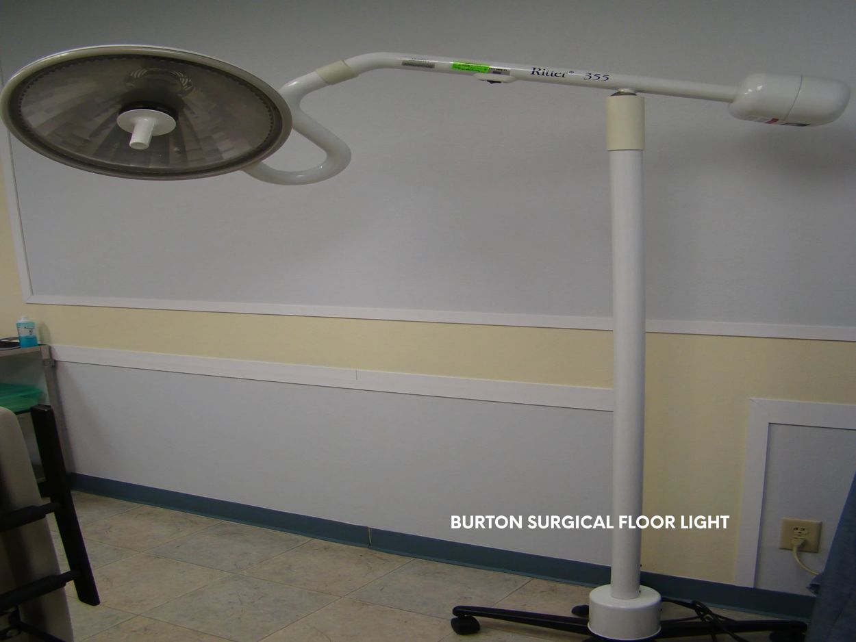 BURTON SURGICAL FLOOR LIGHT