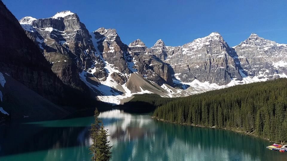 Authentic Travel logo