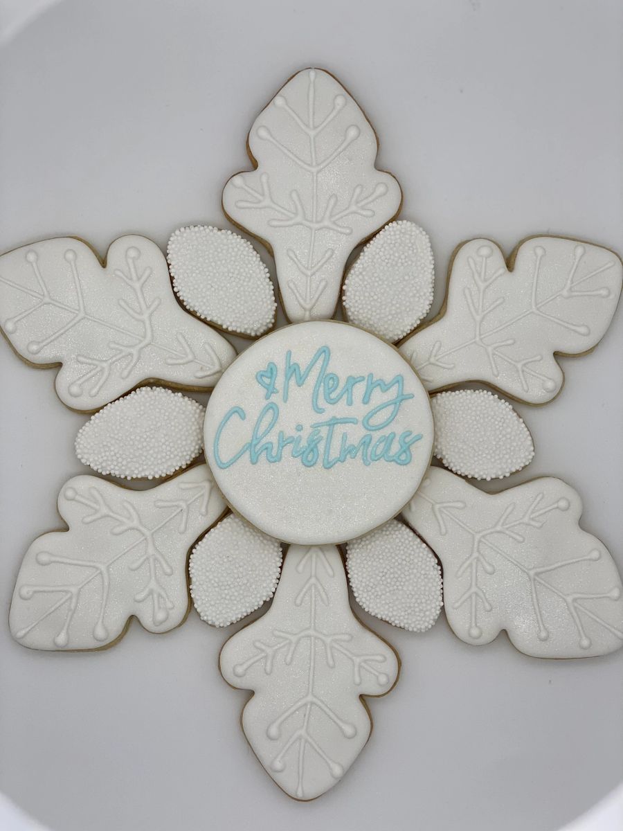 Snowflake cookie platter