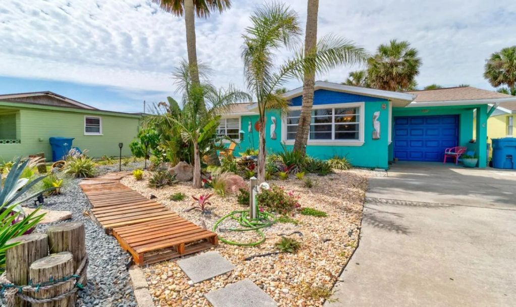 8 Poinsettia Drive