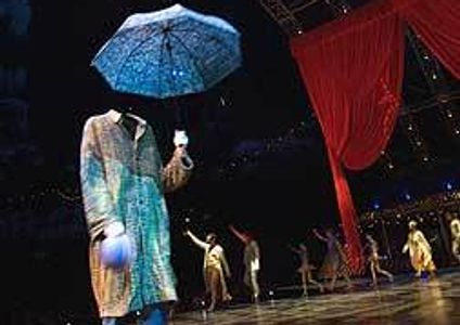 Quidam Statue JCD Event Design Production Cirque Du Soleil Theater Stage Scene Decor