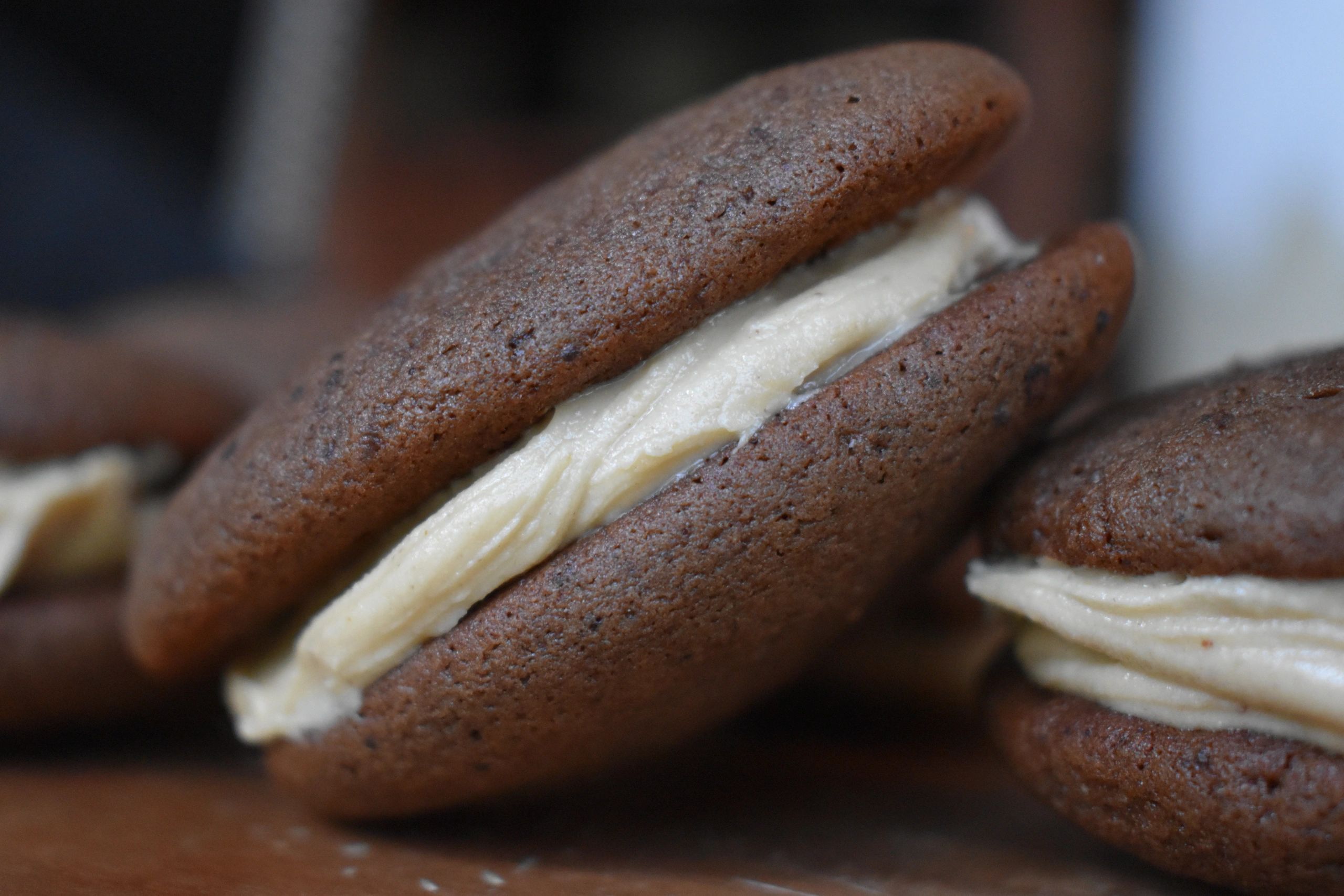 Peanut Butter & Jelly Whoopie Pies / Crumbcoats & Wine