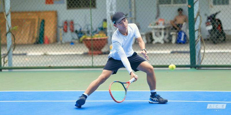Player hitting a forehand during a lesson