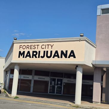 Forest City Marijuana London Ontario Dundas Store. Pot Shop London.