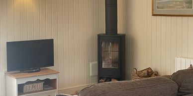Wood burner and Smart TV for cosy nights in