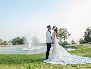 La Canada Flintridge Country Club wedding with beautiful ceremony by the water