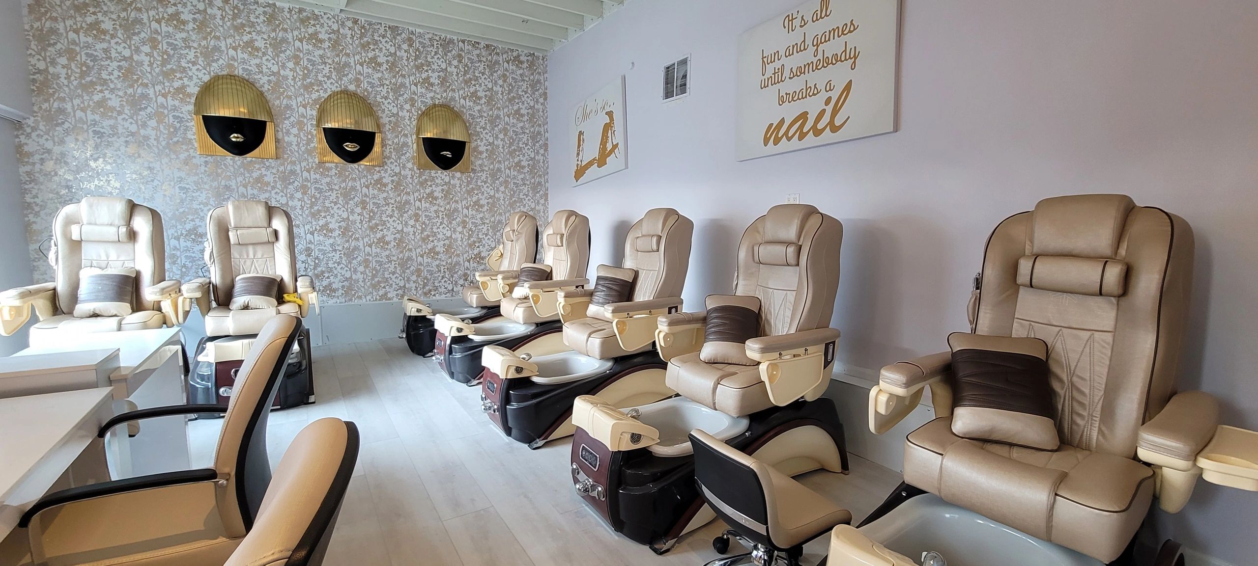 tips-toes-nail-bar
