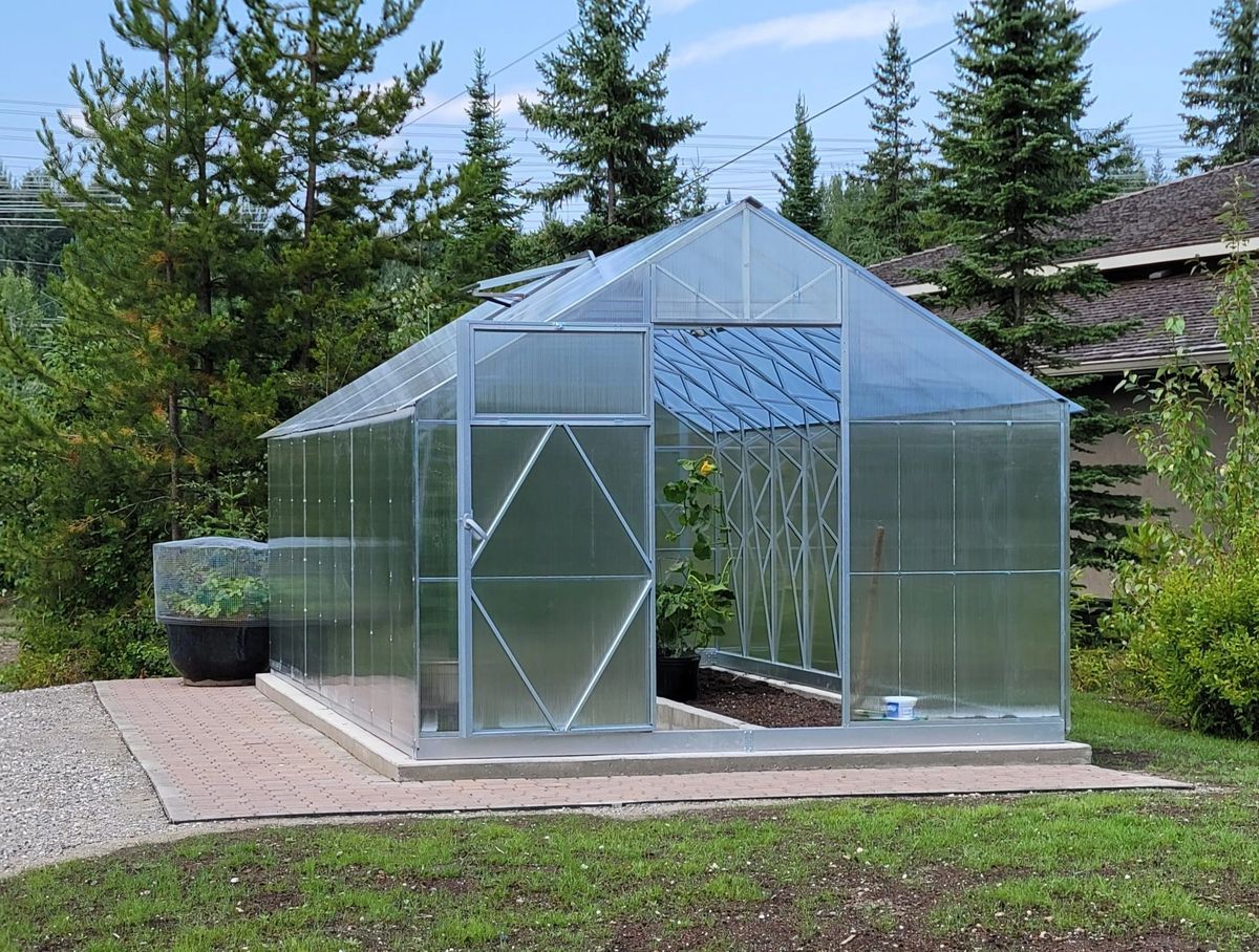 10 ft Wide Traditional Greenhouse