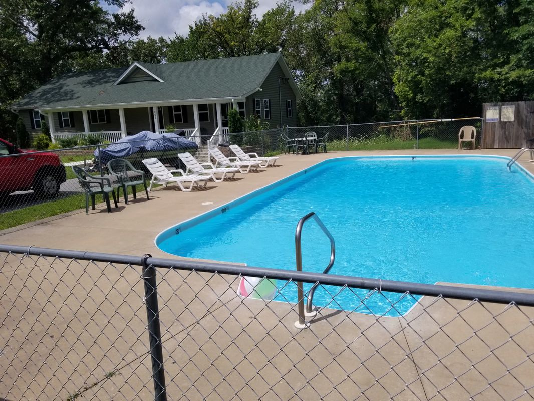 Apartment Rentals in Branson Green Oaks Apartments LLC