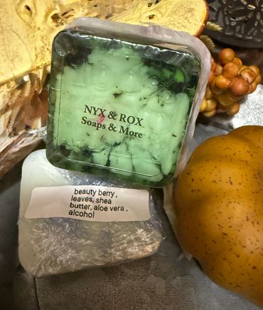 4.50
Beauty  berry  soap good for dry skin and acne