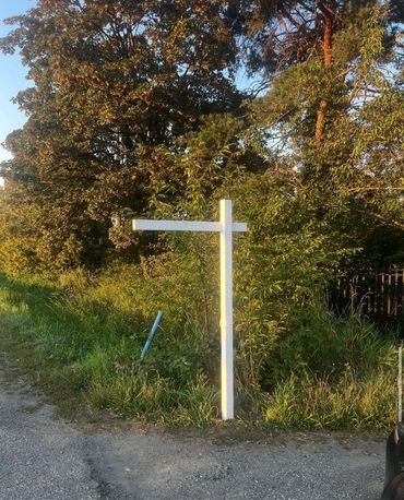 Realtor sign post installation
Real estate sign post installation
Realtor sign post installed
