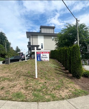 Realtor sign post installation
Real estate sign post installation
Realtor sign post installed
