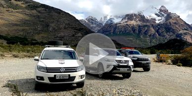 Carros do Dakar Overland na Patagônia.