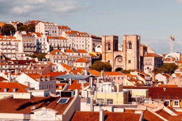 With very few windows, the Lisbon Cathedral resembles a fortress nearly as much as a cathedral.