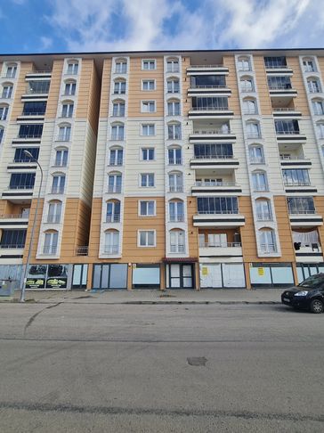 HİLALKENTTE KİRALIK İŞYERİ 350 M2

30.000 TL