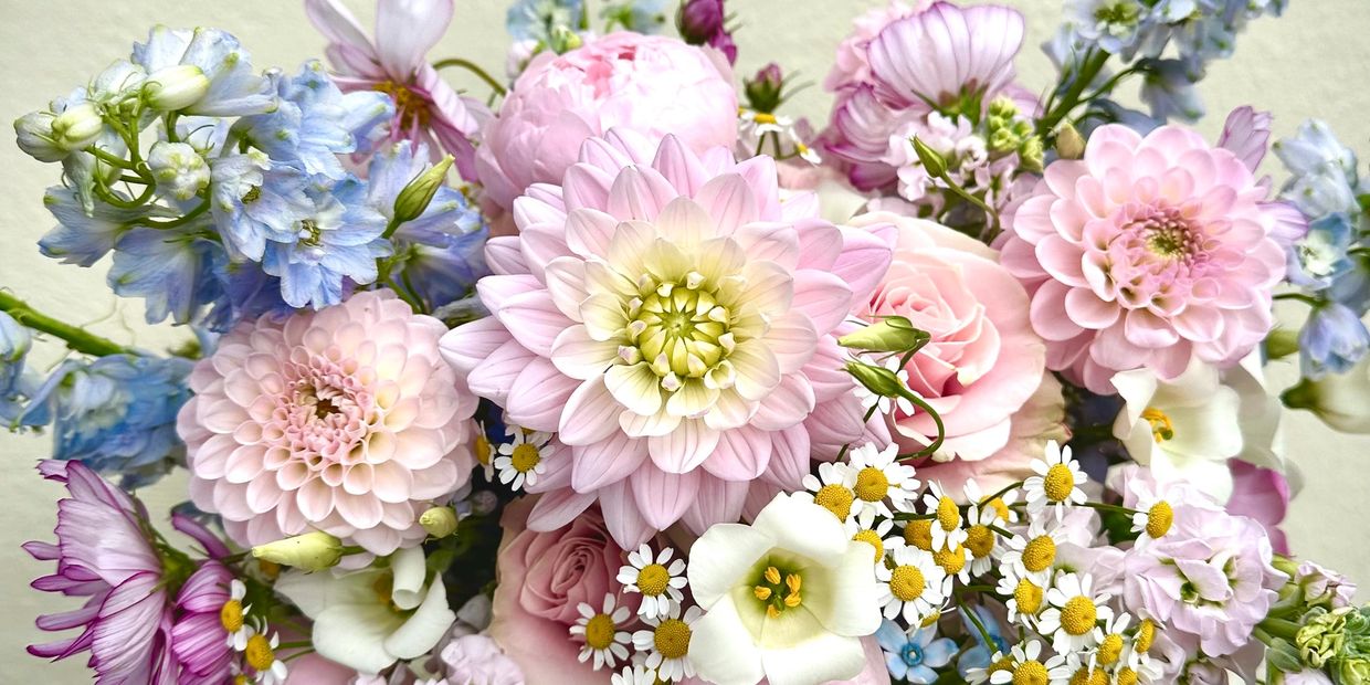 Summer pastel wedding bouquet
