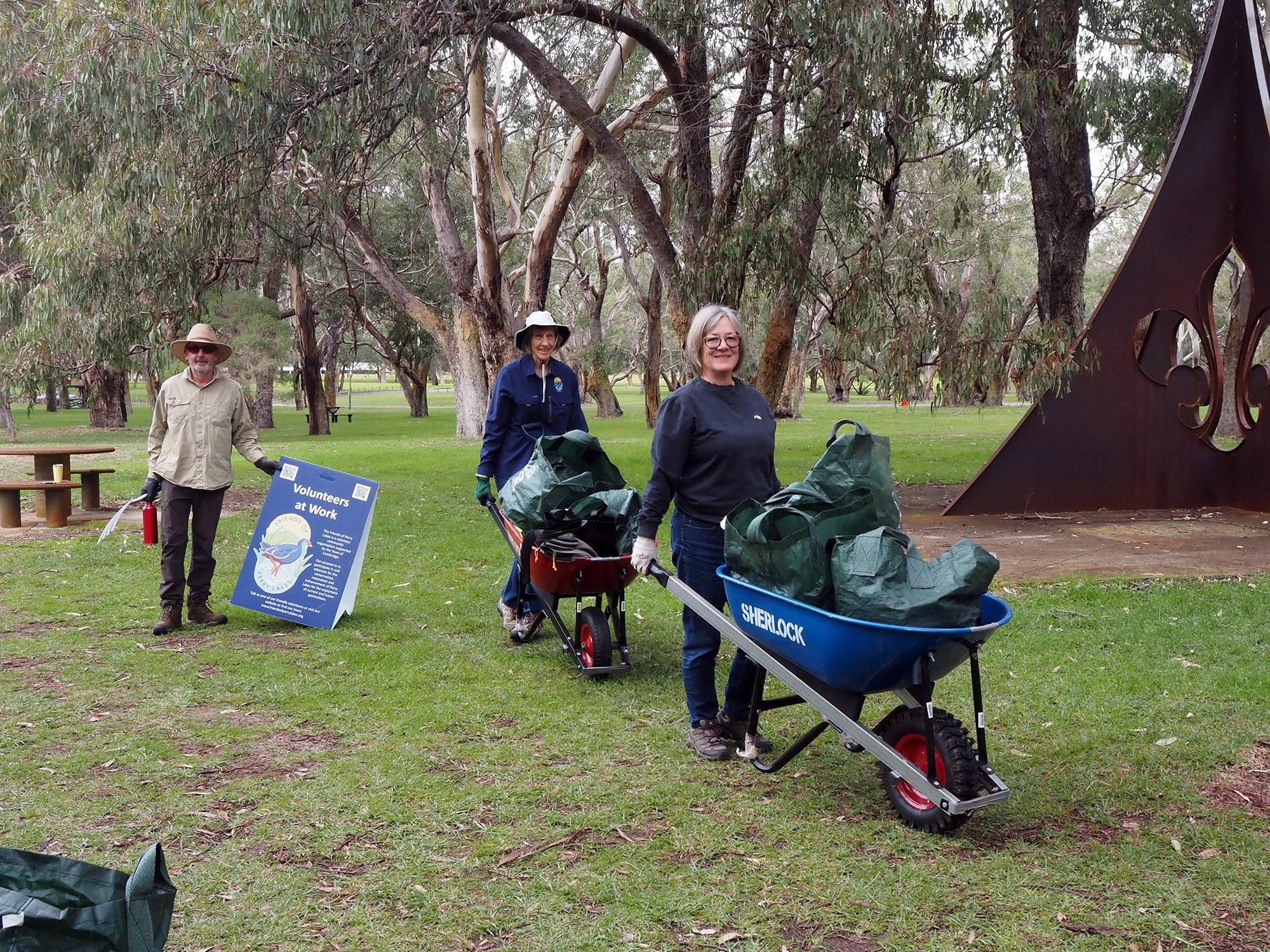 Friends of Perry Lakes Volunteers at work
