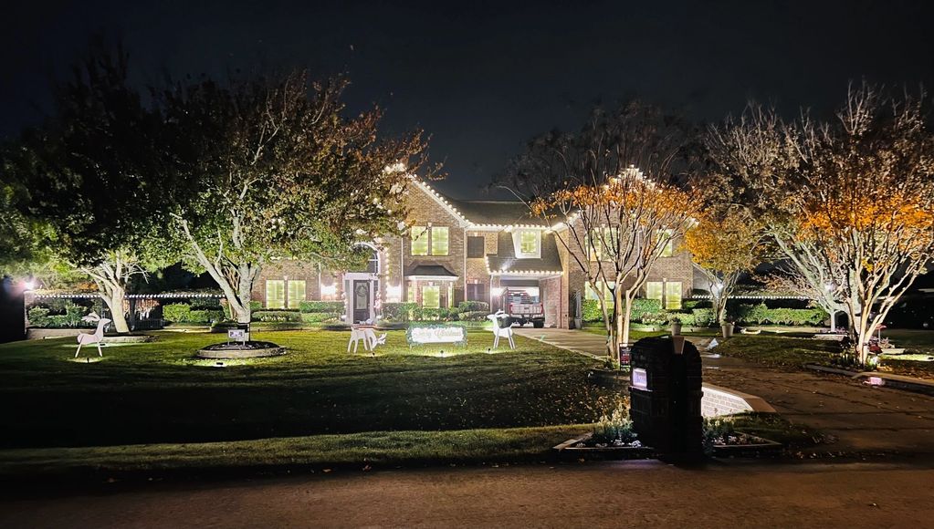 Change's Lights Christmas Lights, Installation