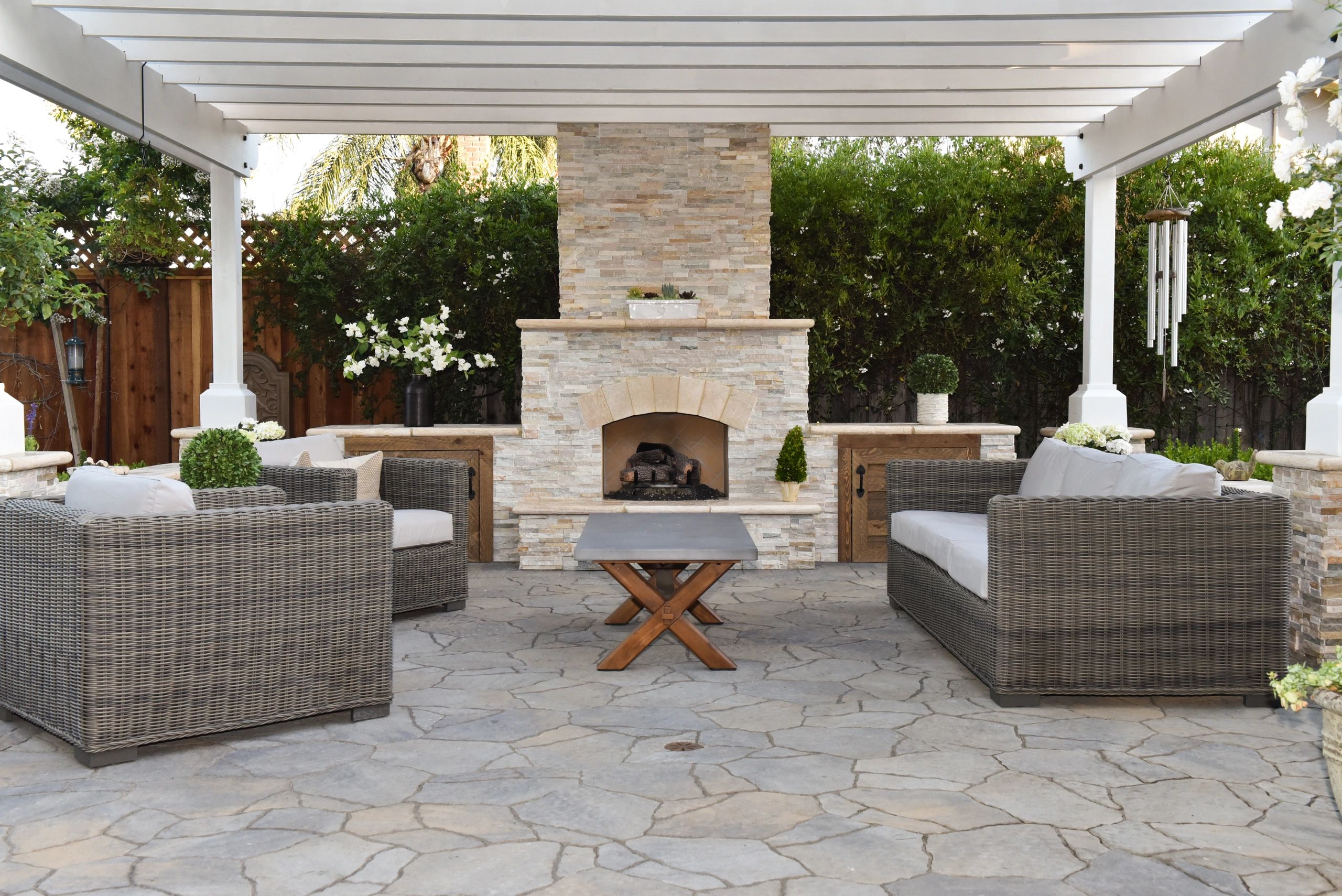 ALMADEN VALLEY LANDSCAPE INC logo