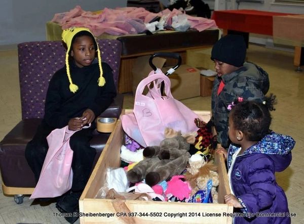 (DE-FI) hosted A Time To Be Thankful supporting re-entry/recovery programs by giving holiday gifts.