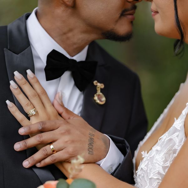 Darwin RexYu Photography provides professional wedding, family, and commercial photography services