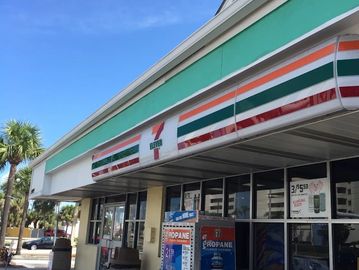 Photo of 7-Eleven on Madeira Beach