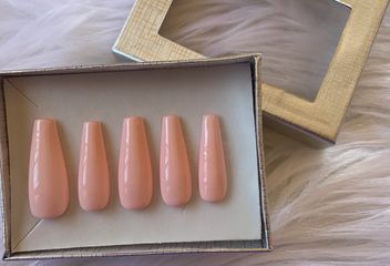This is just one simple color. Can be glossy or matte.