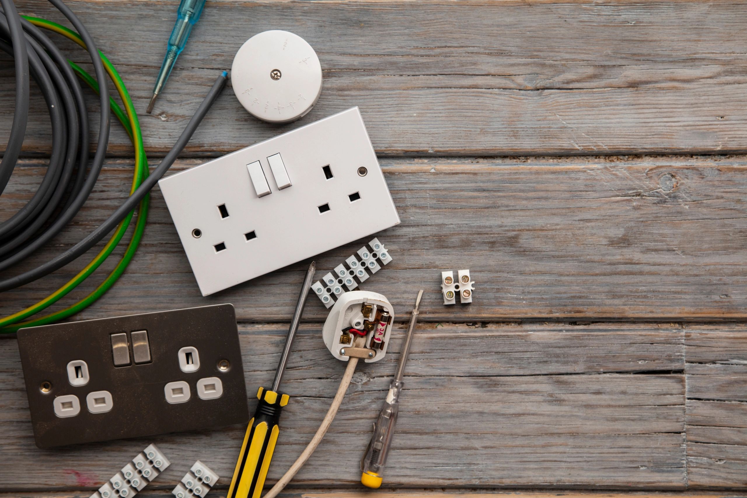 Quod Electrical logo