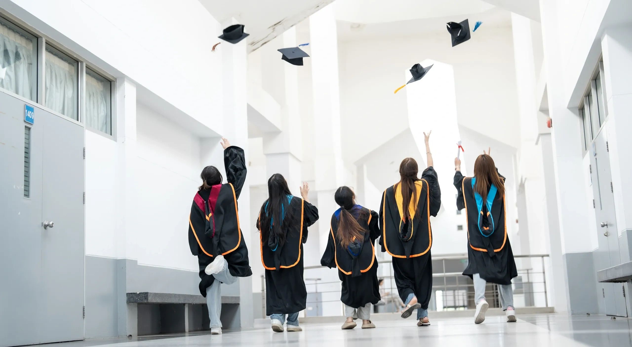The National Lincoln Institute Alumni's primary business is awarding scholarships to Lincoln Alumni 