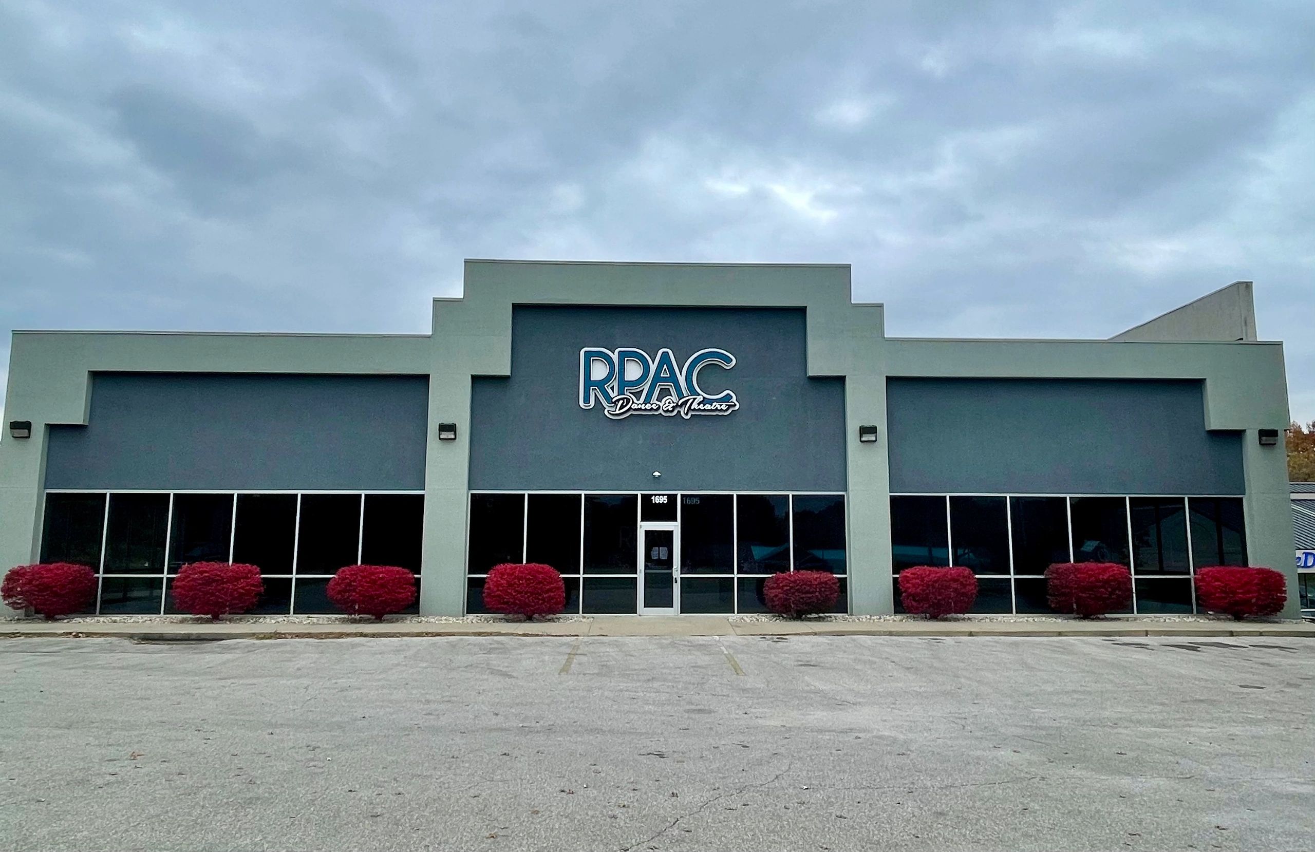 Total 78+ imagen lee's summit theater Thptnganamst.edu.vn