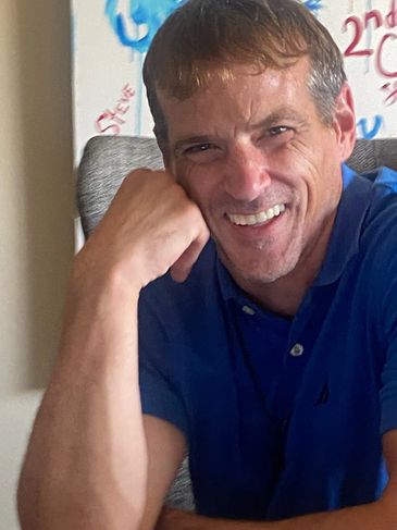 Bio pic from my author website at authorrobertlyon.com.