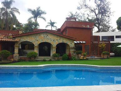 Casa 25 en Cuernavaca con alberca para fin de semana, fiestas y grupos