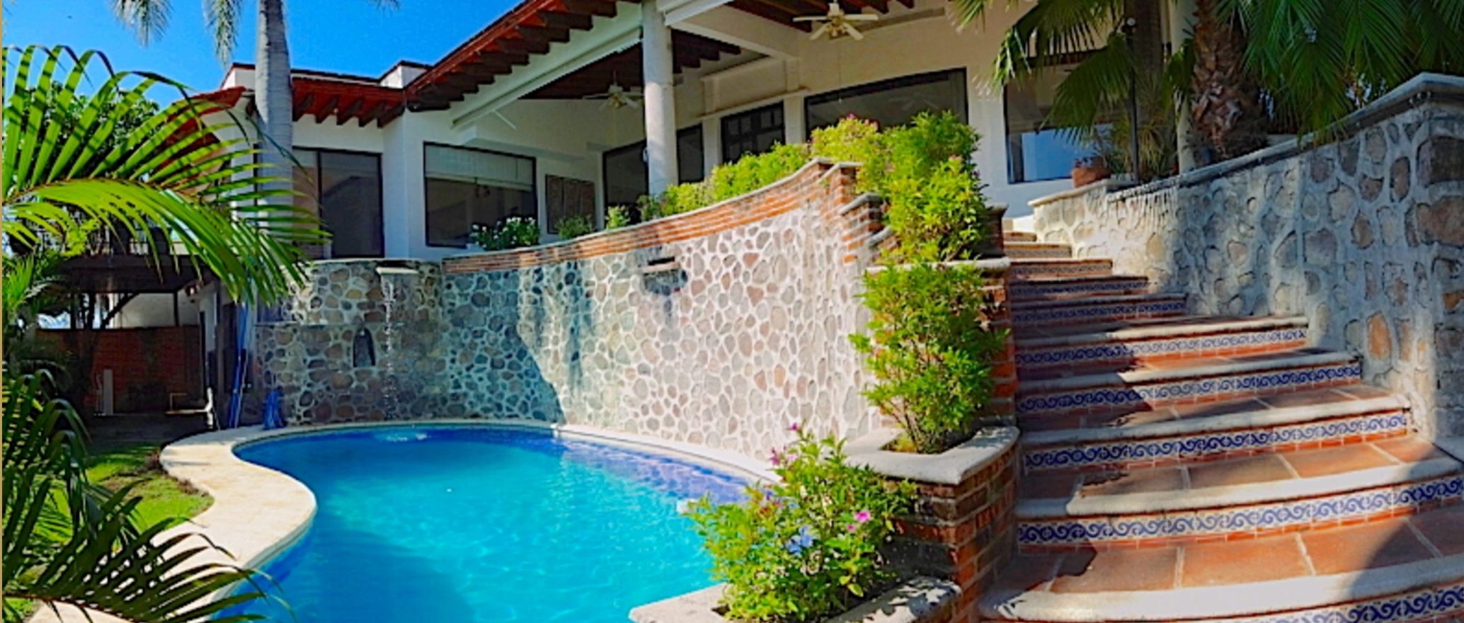 Casa en renta en Cuernavaca con alberca para 16 personas de lujo parta fiestas y todo tipo de planes