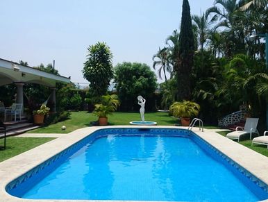 Casa 132 en Cuernavaca con alberca para fin de semana, fiestas y grupos