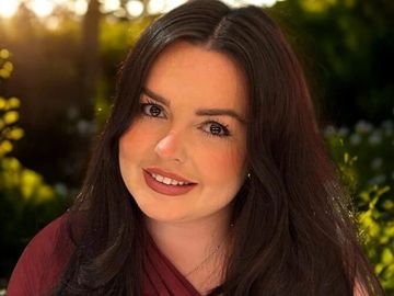 Psychic Medium, Beth, Tarot Readings