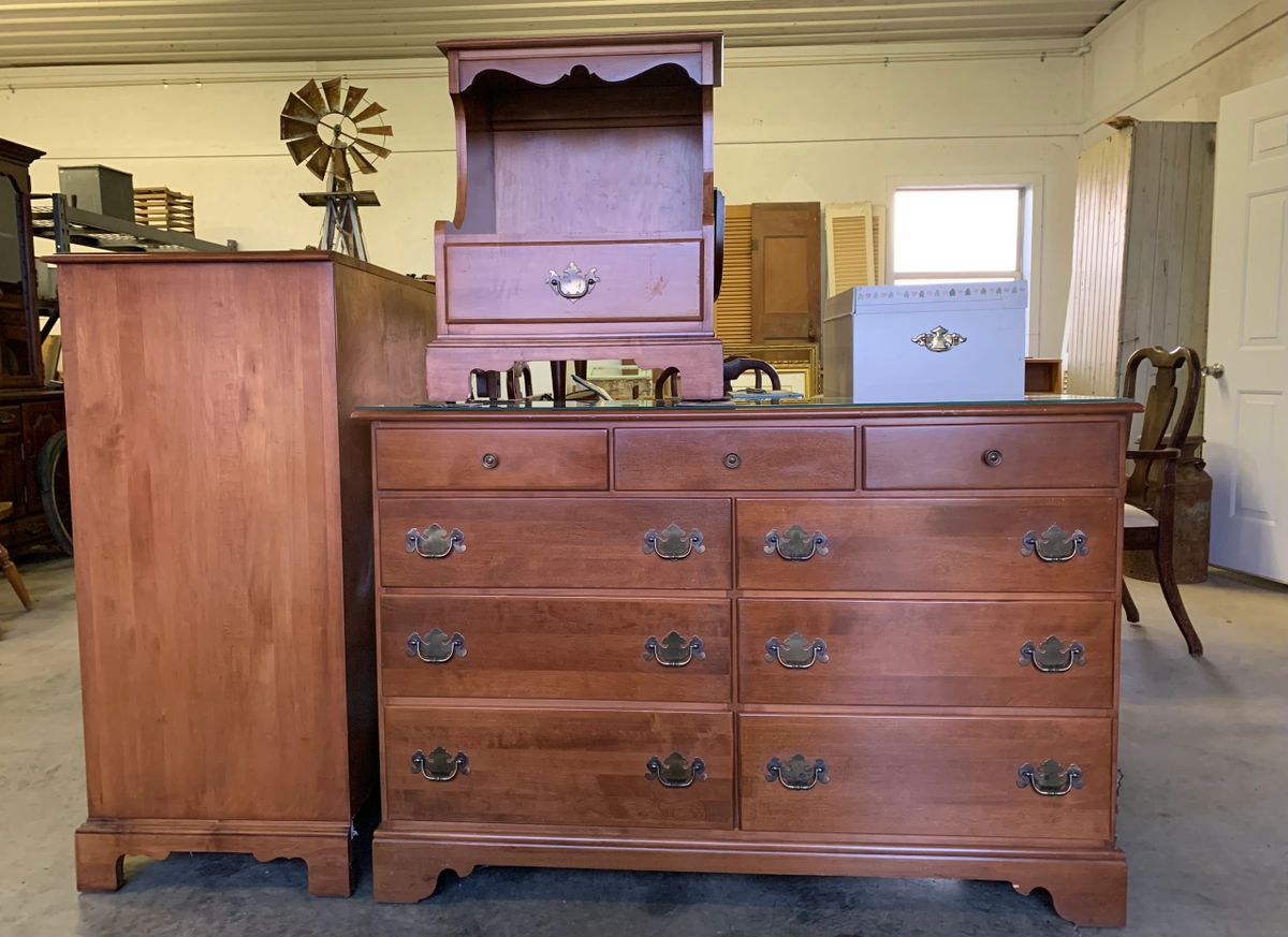 Vintage Ethan Allen Solid Maple Bedroom Dressers & Nightstand Set