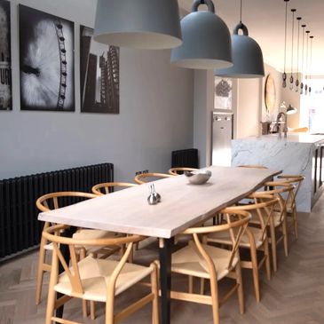 Modern kitchen extension in Sevenoaks with oak herringbone flooring – Baltic Star Design & Build