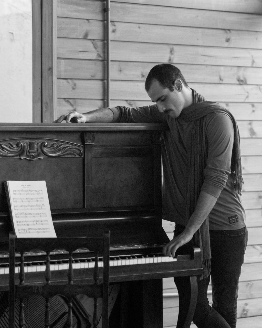 Lucas em movimento - Professor de Teclado e Piano na OnStage Music & Arts Center.  