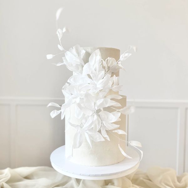 Bloom Bakehouse Northamptonshire Wedding Cake White rice paper ethereal whimsical modern cake