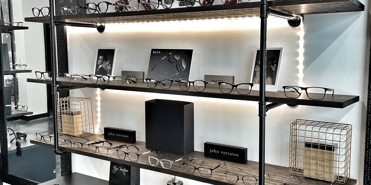 Frame boards, modern style displays for glasses, how to show case glasses, optical displays.