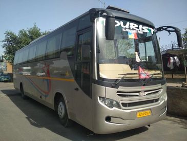 45 seat luxury bus hire in jaipur 
#jaipur #businjiapur #busrental #tours #bus #vacation #winter