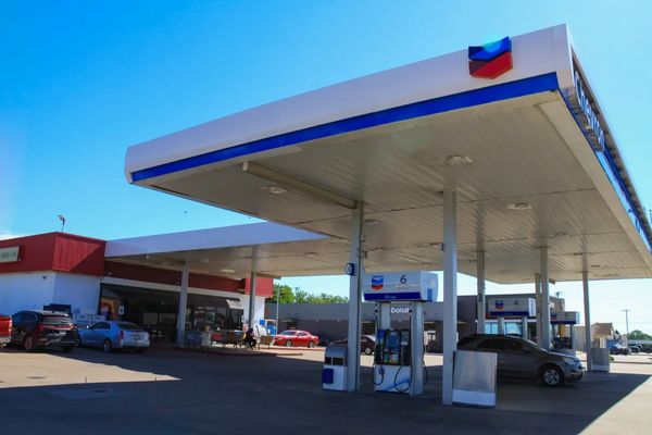chevron gas station in front of Charlie's burgers and grill in Mexia Texas