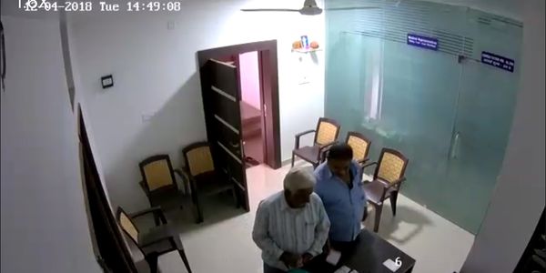 2225/2 1st floor refers to Skin Hair and Cosmetic clinic Dr Kuldeep Bhardwaj MD Wright Town Jabalpur