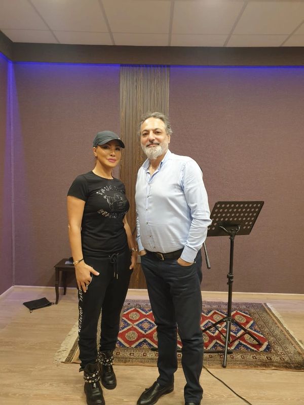 With the Start Nawal El Zoghbi