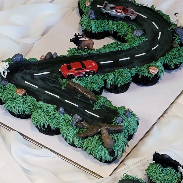 #2 pull-apart cake car and wildlife theme