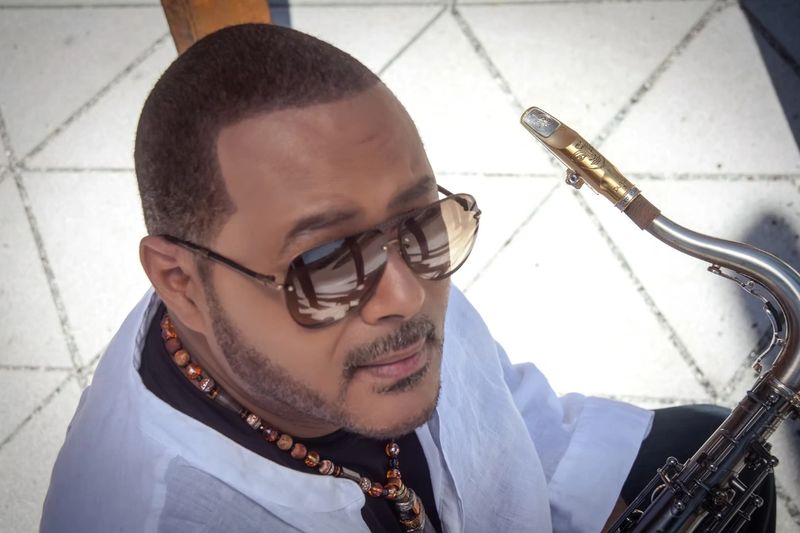 Najee Linen and Sax Photo.png