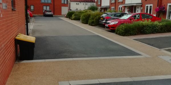 Pressure washing pathways in Stourport