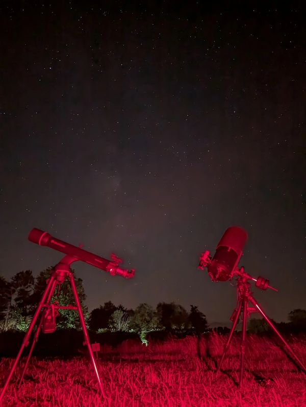 NOVA's mobile observatory under the night sky in Oxfordshire
